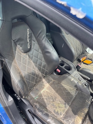 Front seat right 2010 - front,