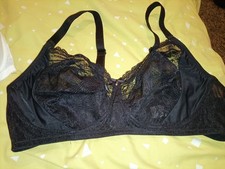 40B Black Bra