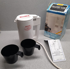 Small electric kettle Light weight travel jug & 2 cups 650W