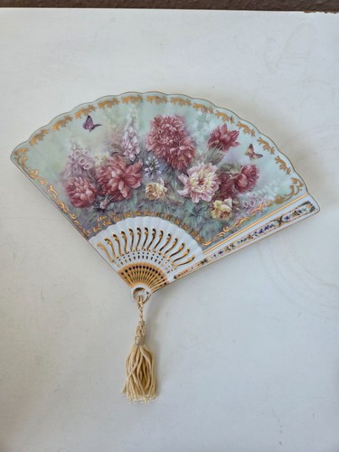 Lena liu unfolding beauty - unfolding,