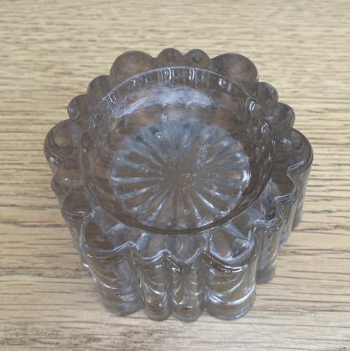 Glass piano insulator - insulator, silencer