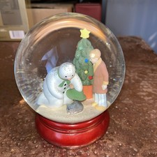 The Snowman Christmas Friends Glitter Globe Coalport 2002