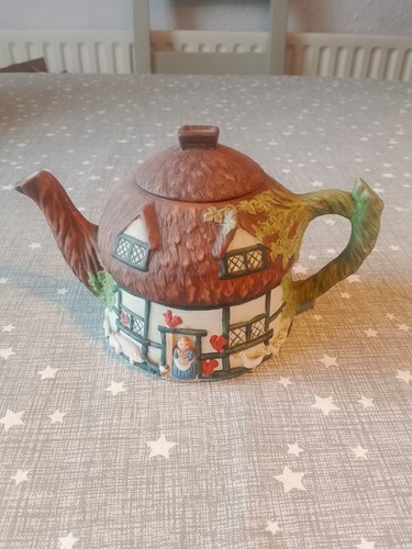 Cottages fine china - cottages, pot