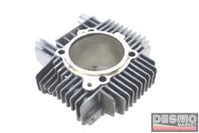 Horizontal cylinder and piston