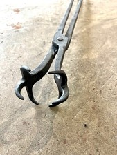 Fireplace tongs / fire pit
