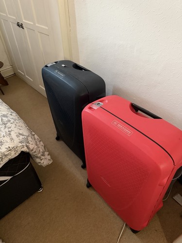 Pair samsonite hard shell - pair,