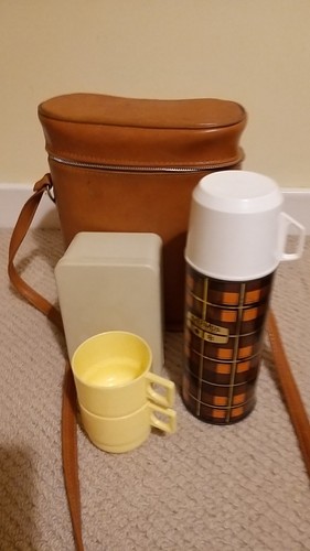 Vintage thermos picnic - thermos,