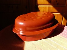 Red Non-Stick Oval Roaster Pan with Lid (New in box)