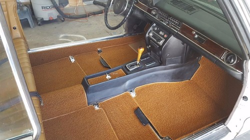 Mercedes benz carpet set - mercedes,