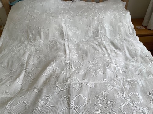 Bedspread double scalloped - bedspread,