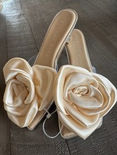 NWT Gianni Bini Satin Cream
