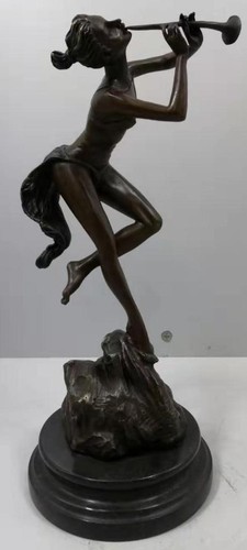 Solid bronze sculpture - solid,