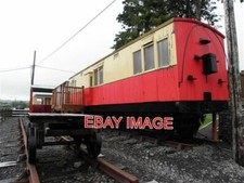 PHOTO  OLD RAILWAY CARRIAGES