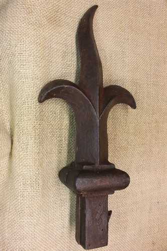 Old gate fence top - fence,