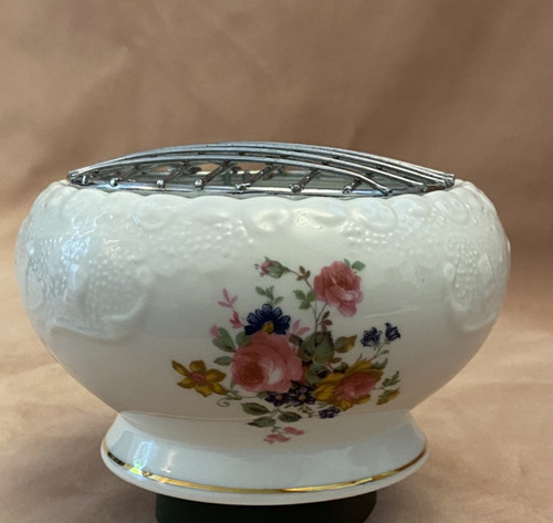 Beautiful vintage royal crest - royal,