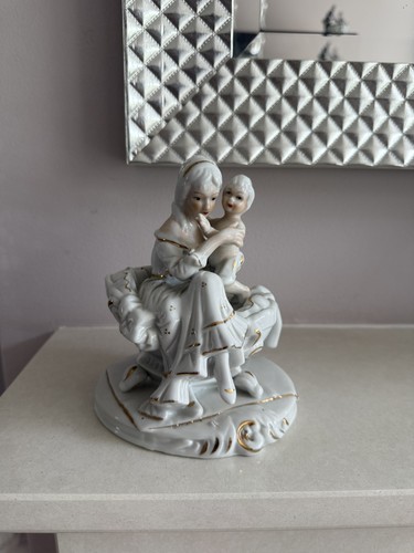 Mother baby figurine 1987 - mother,