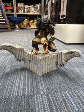 Predator 2 Triumphant Statue