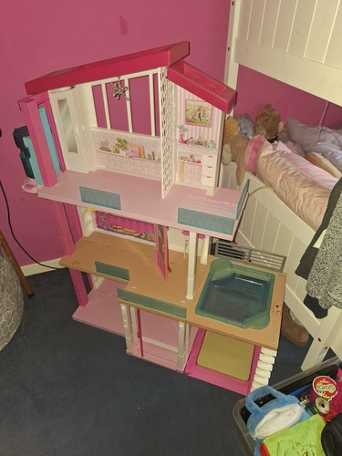 Large bundle barbie toys - large,