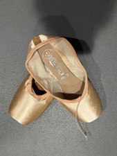 Brand new Freed Classics professional ballet pointe shoes Size 5