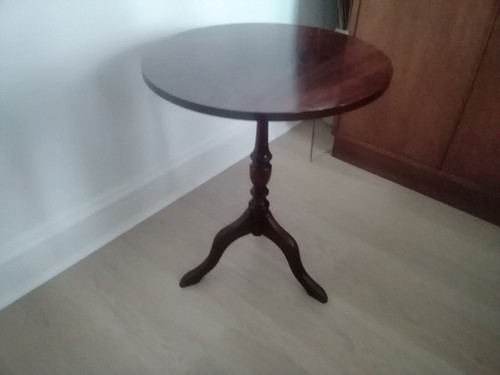 Lovely mahogany table - lovely,