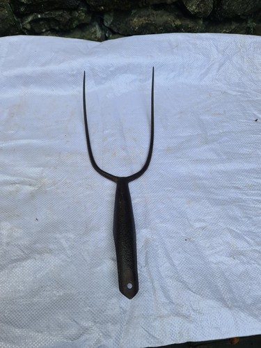 Vintage rusty pitch fork head - pitch,