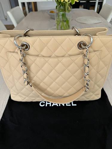 Chanel beige quilted leather - beige,