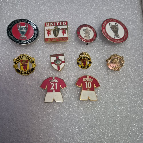 Manchester united badges - manchester,