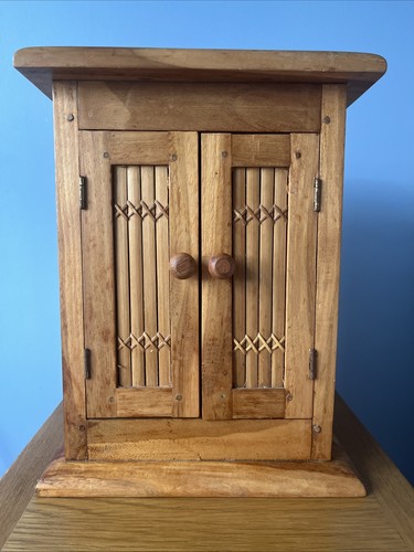Colonial style bathroom - colonial,