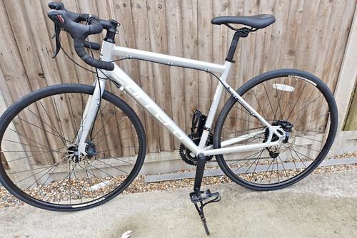 carrera zelos road bike