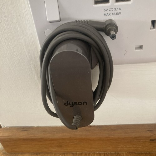 Genuine dyson battery - battery, charger