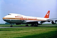 PHOTO  VH-EBH BOEING 747-200 QANTAS EAST MIDLANDS AIRPORT 04-06-1978