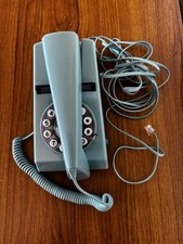 Retro Wild & Wolf Trimphone