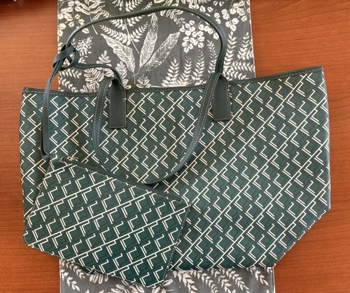 Green retro pattern shopping - retro,
