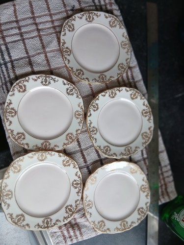 Royal vale bone china saucer - vale,