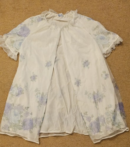 Mid thigh nylon - 1950s, dressing