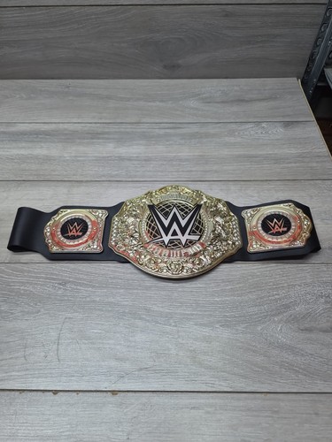 Various wrestling toy replica - various,