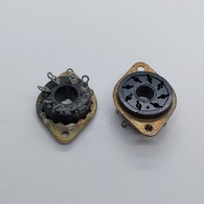 MAZDA OCTAL LARGE HOLE BASE