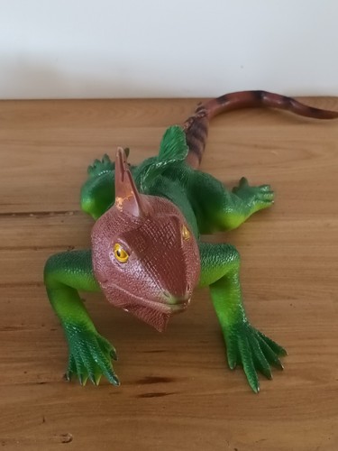 Large lizard toy - lizard,