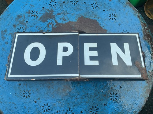 Vintage enamel open closed - open/,