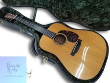 MARTIN Acoustic Guitar D-18V