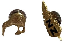 2x New Zealand Pin Badges Kiwi