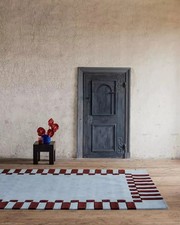 Hand tufted mulberry sky wool - tufted,
