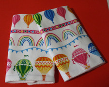 BABY CARRIER DRIBBLE/SUCK