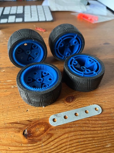 Meccano plastic wheels - plastic,