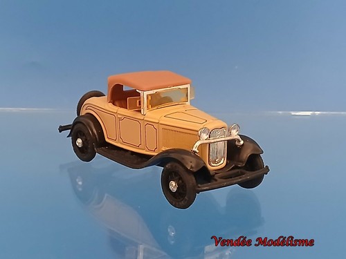 Vintage car 1932 ford v8 - ford,