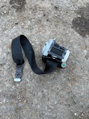 Mercedes class seat belt - seat,