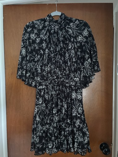 Size small black - small,