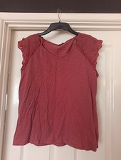 M And Co Ladies Rust Short Sleeved Top. Size 14