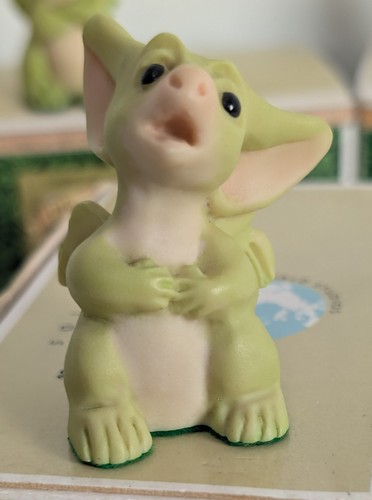 Pocket dragon figurine - pocket, why