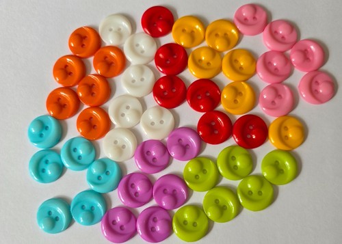 Job lot buttons in 8 - lot,